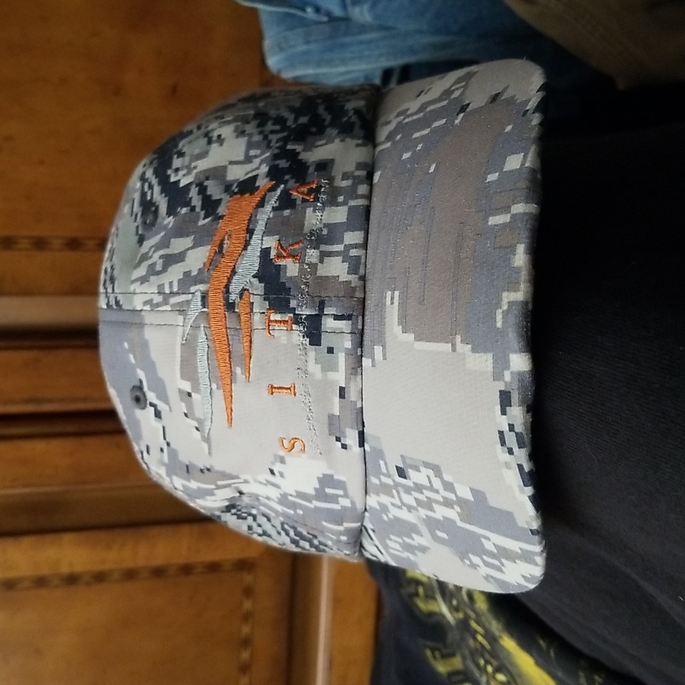 Sitka Hunting Cap Adjustable Velcro Strap. Camo-multi-Color. Vintage. Like-New!